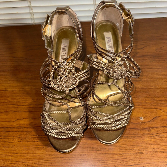 Jennifer Lopez Women’s Bronze Heeled Sandals Size 8 - Picture 2 of 10